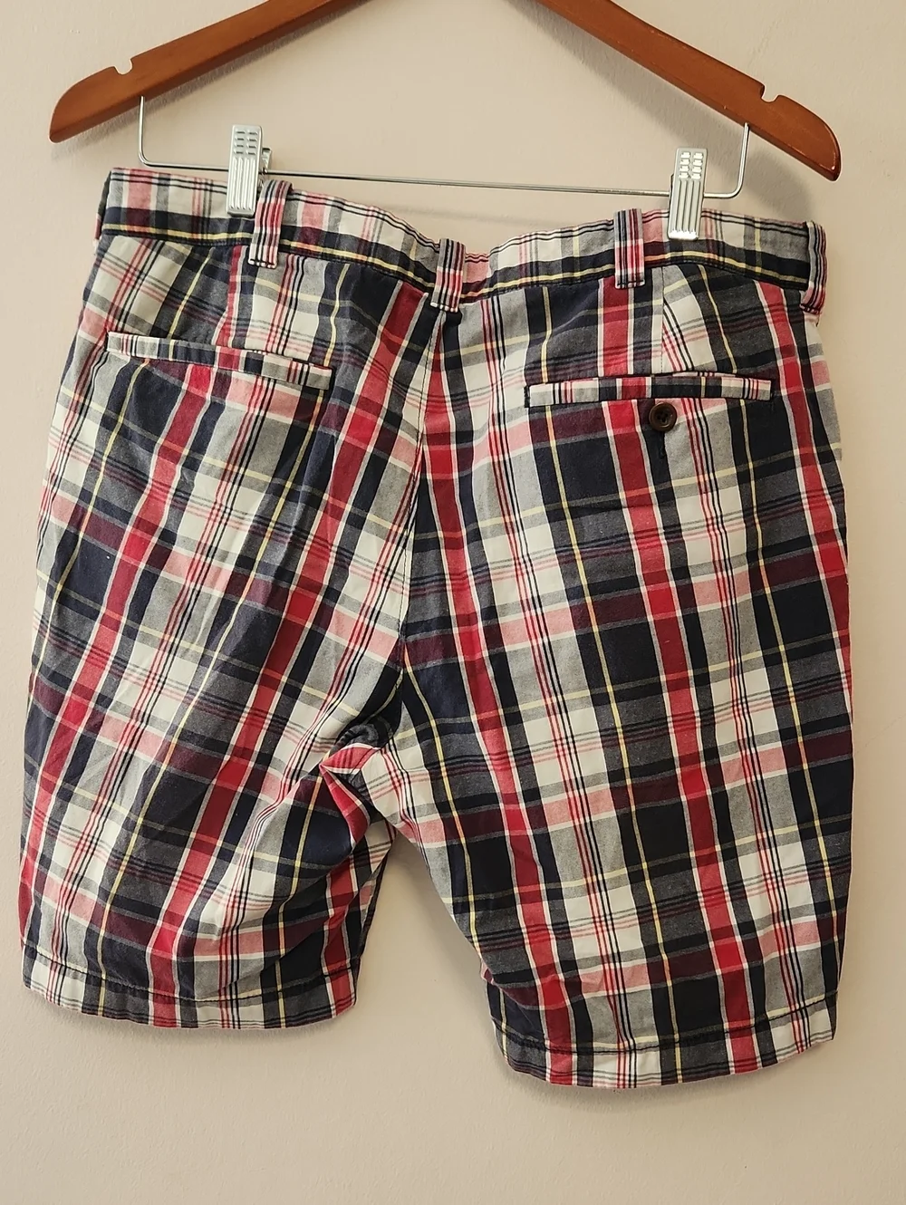 J. Crew Indian Madras Men's Plaid Cotton Shorts - Red & Navy Sice 33 Inseam 9